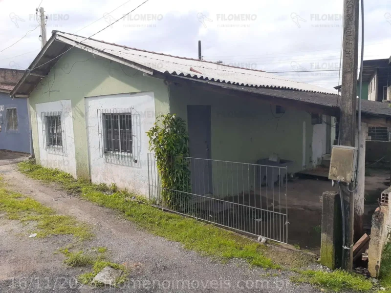 Casa Ponto Comercial de Esquina no Alto Ribeirão